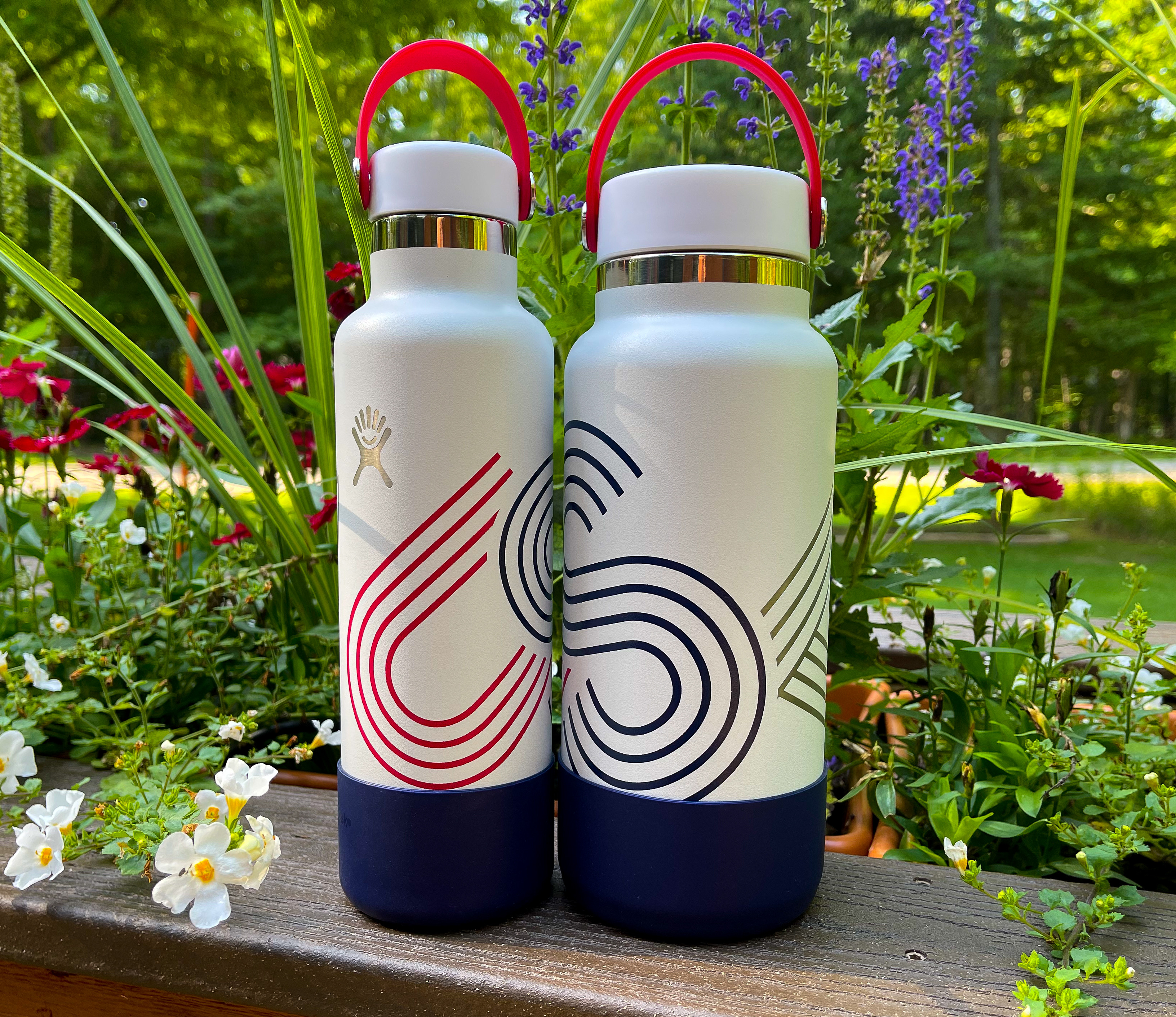 Hydro Flask Limited Edition Blue Waves 32oz